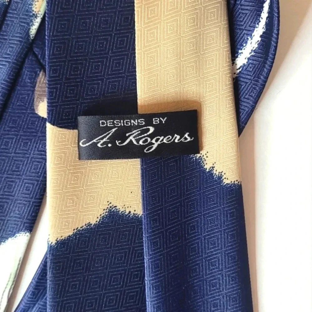 A. ROGER'S Men's Religious Necktie - Picture 9 of 9